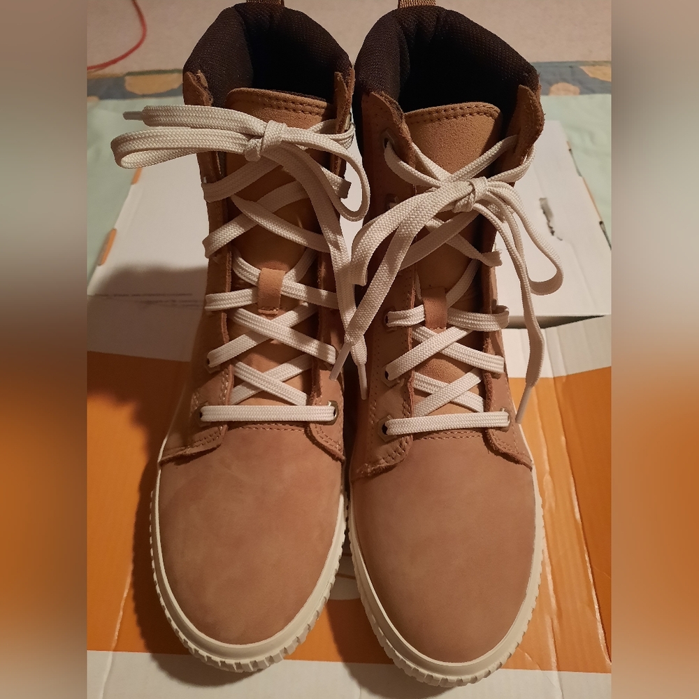 Womens timberland skyla bay boot in wheat nubuck color